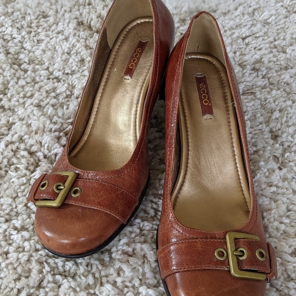 Ecco Buckle Pump Size 8 - Picture 4 of 4